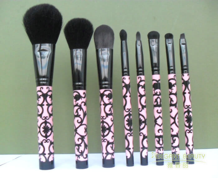 成套化妝刷與化妝新手：如何快速上手