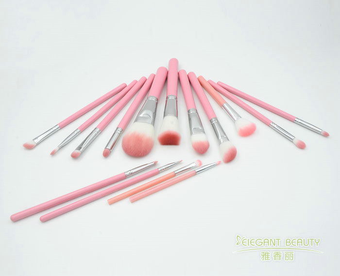 從平價(jià)到高端，化妝刷套裝性?xún)r(jià)比大比拼！